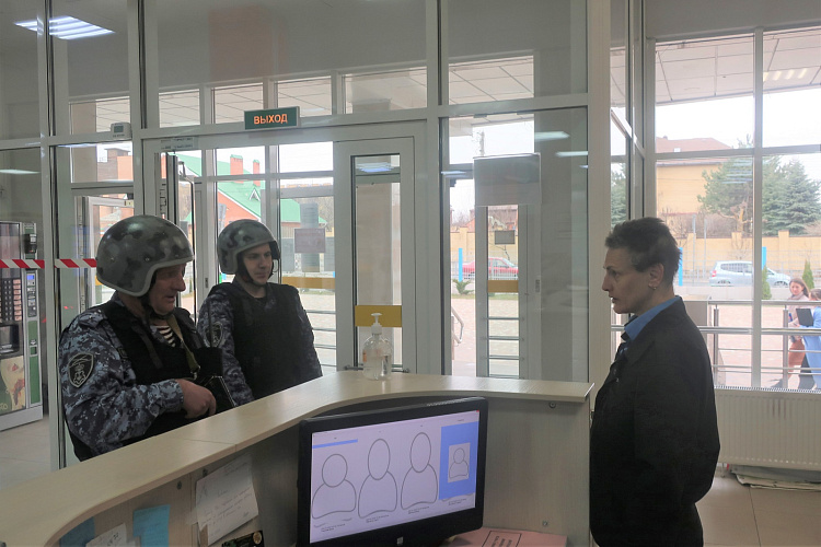 Фото: проверка школ в Ростовской области \\ кадры с сайта ПРО