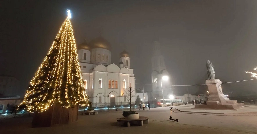 Фото: Кафедральный собор Ростова в туманную ночь, кадр 1rnd