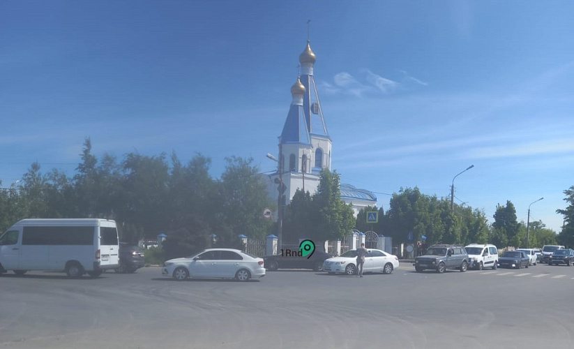 Фото: Затор возле Северного кладбища Ростова, кадр 1rnd Фото: Затор возле Северного кладбища Ростова, кадр 1rnd