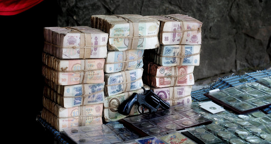 Фото: Старинные купюры и монеты на блошином рынке в Ростове, кадр 1rnd