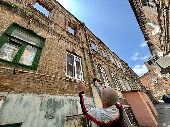 Фото: Власти Ростова назвали среднюю цену выкупа квартир для жильцов 144-летнего аварийного дома // фото 1rnd