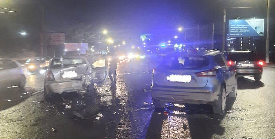 Фото: ДТП на Армянской в Ростове, кадр ГИБДД