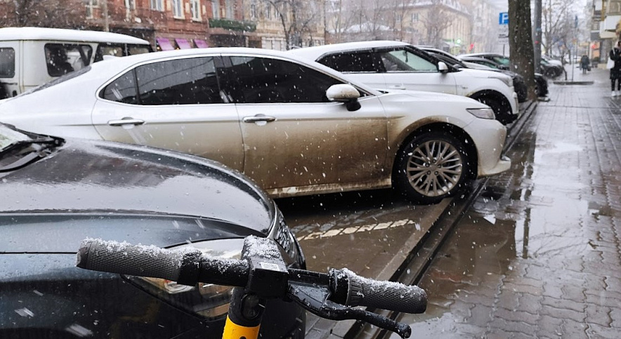 Фото: Автомобили на платной парковке в центре Ростова, кадр 1rnd