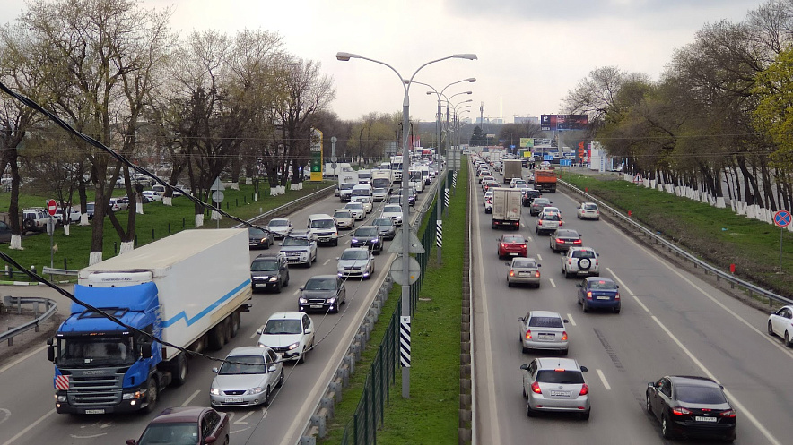 Фото: Трасса М-4 в районе въезда в Ростов, кадр 1rnd