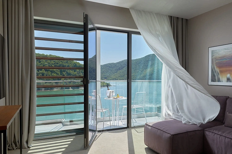 Фото: номер в новом отеле // фото: Андрей Коробков