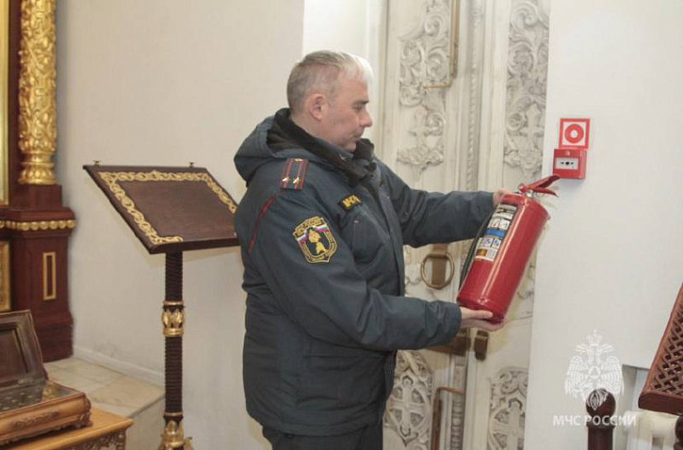 Фото: Пожарная безопасность в храмах \\ фото ГУ МЧС РФ по РО