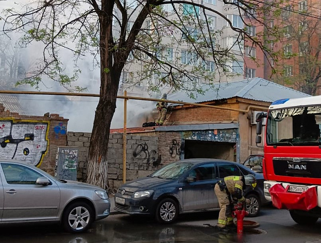 Фото: пожар на ул. Московской в Ростове \\ кадр подписчика 1rnd.ru