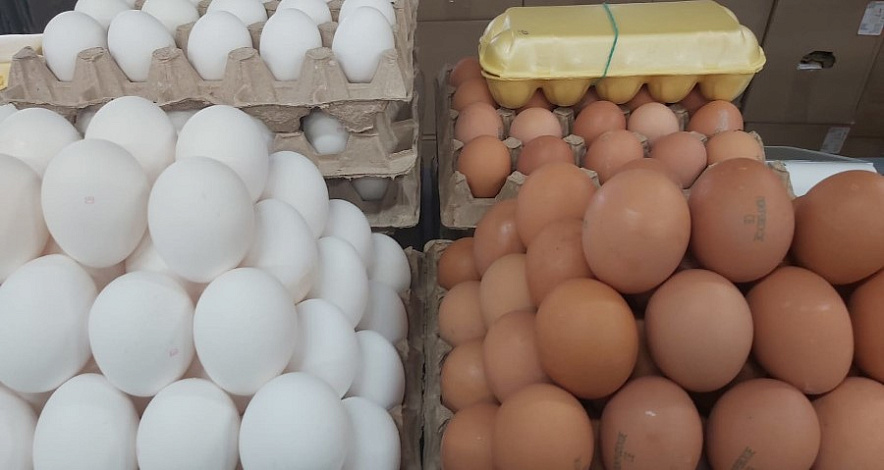 Фото: Яйца на прилавке рынка в Ростове, кадр 1rnd