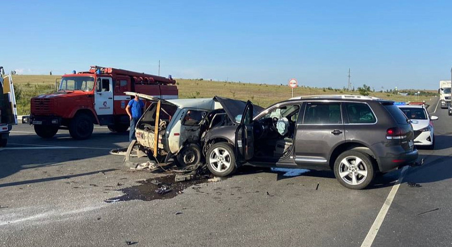 Двое детей пострадали в ДТП на трассе Волгоград - Каменск-Шахтинский 02.07.2024