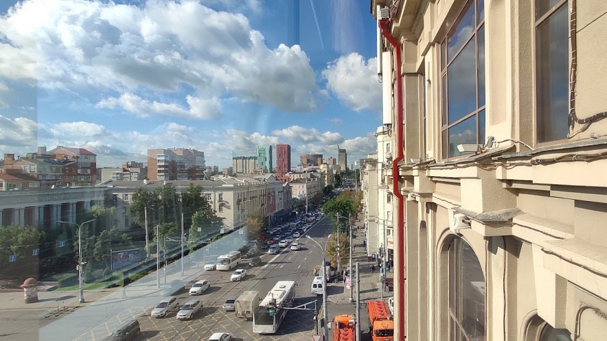 Фото: Вид на Будённовский проспект Ростова со стороны ЦУМа, кадр 1rnd