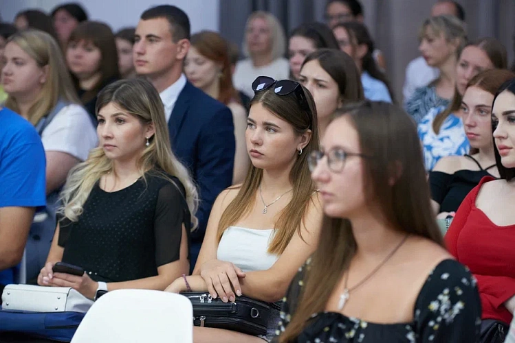 Фото: Обучение волонтёров акции "Дорога на выборы", кадр пресс-службы ИК РО