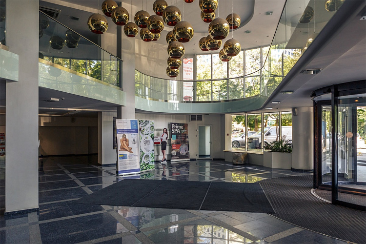 Фото: Холл бизнес-центра "Лига наций", кадр с сайта концерна