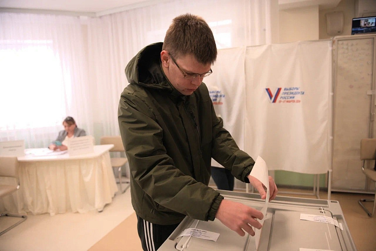 Фото: В Ростовской области более 80% избирателей приняли участие в выборах президента, фото - ВК "Избирательная комиссия РО" 