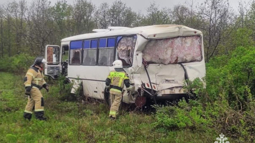 Фото: ДТП с автобусом на трассе М-4, кадр МЧС