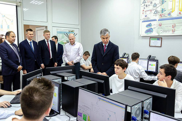 Фото: Алексей Логвиненко: среднемесячная зарплата ростовчан за 7 месяцев текущего года выросла до 55,7 тысяч рублей // фото пресс-службы администрации Ростова Фото: Алексей Логвиненко: среднемесячная зарплата ростовчан за 7 месяцев текущего года выросла до 55,7 тысяч рублей // фото пресс-службы администрации Ростова