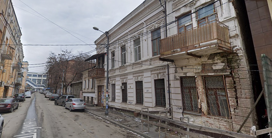 Фото: Дом №42 на Шаумяна, который может рухнуть, кадр Google
