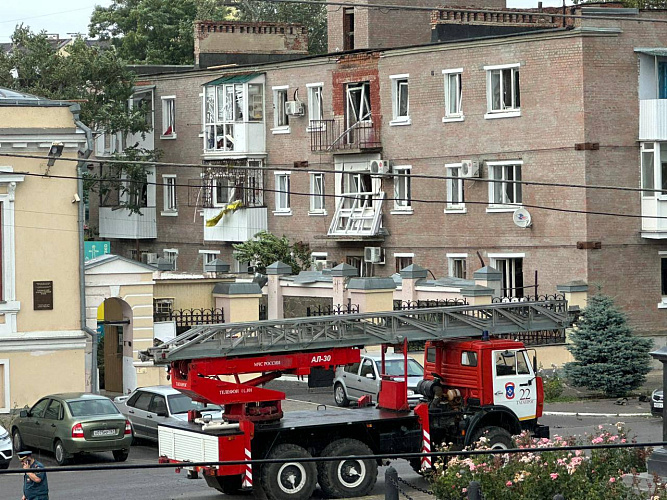 Фото: Разрушения после взрыва ракеты в Таганроге, кадр ТГ Голубева