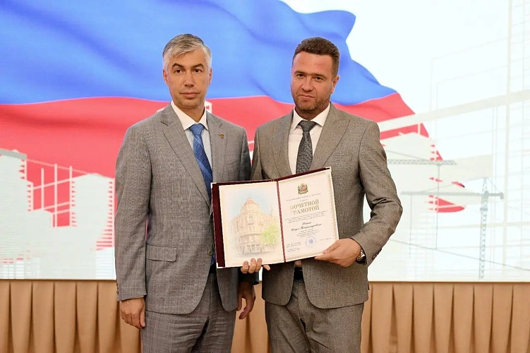 Фото: Алексей Логвиненко наградил лучших строителей Ростова в преддверии профессионального праздника // фото пресс-службы администрации Ростова