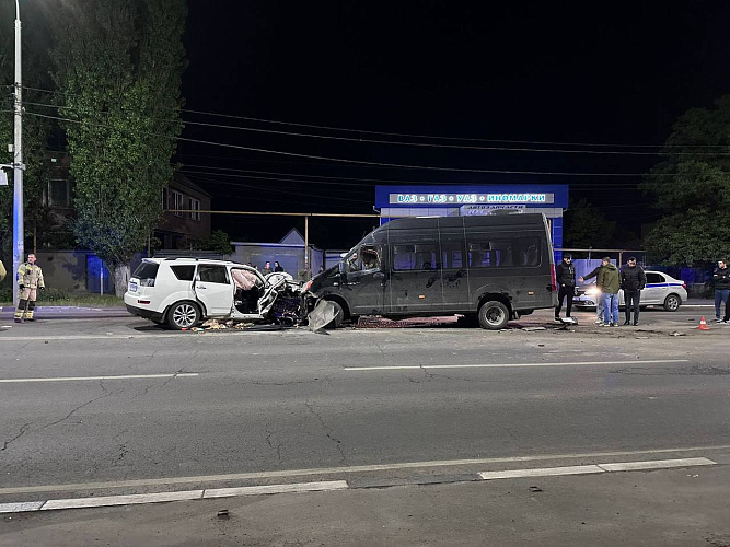 Фото: В Новочеркасске погиб человек в аварии с автобусом, фото - ГИБДД РО