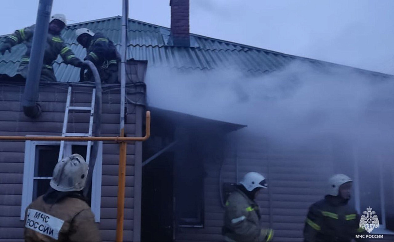 Фото: В Ростовской области после пожара в частном доме обнаружили тела двух мужчин, фото - МЧС РО