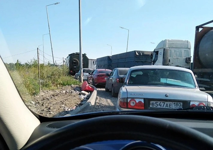 Фото: В Ростовской области ускорят проход на КПП после теракта на Крымском мосту // фото ТГ-канал «Граница - ДНР/РФ»