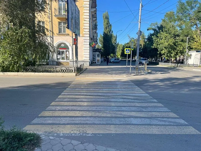 Фото: пешеходный переход, на котором пьяный водитель сбил детей // фото: УГИБДД РО