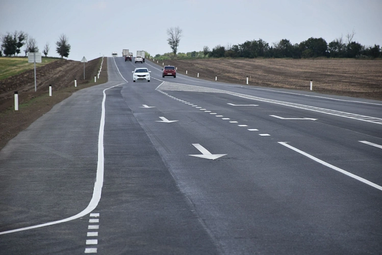 Фото: В Ростовской области отремонтировали больше 30 км дороги Азов - Староминская // фото сайт ПРО