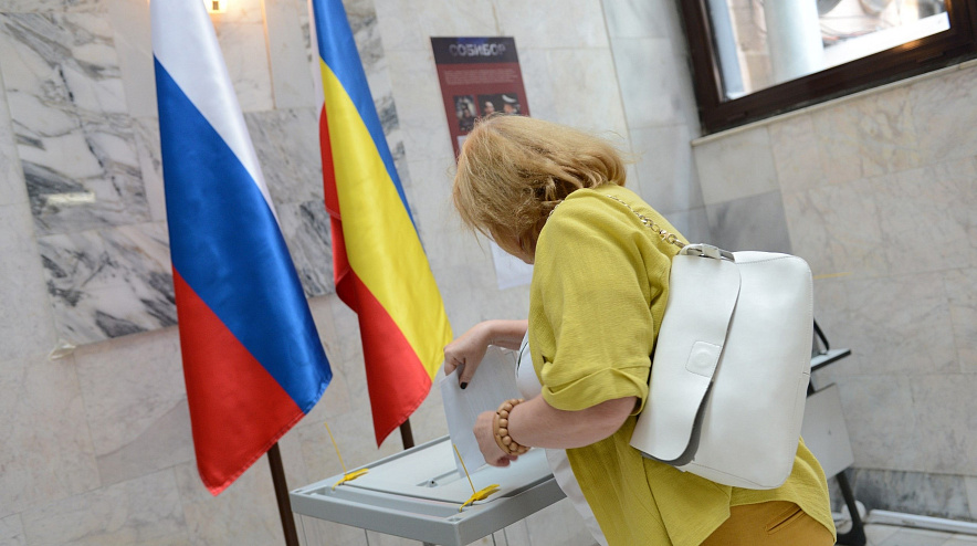 Фото: Голосование на выборах в ЗС, кадр ИК РО