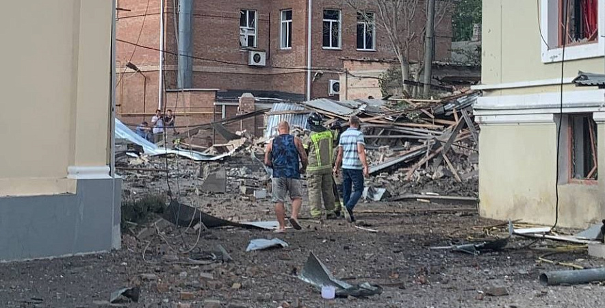 Фото: Взрыв ракеты в Таганроге // фото из публикаций 1rnd.ru Фото: Взрыв ракеты в Таганроге // фото из публикаций 1rnd.ru