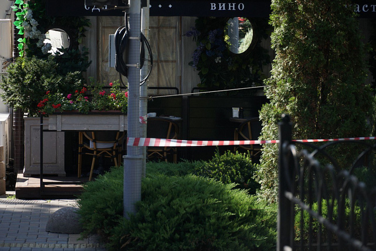 Фото: Кафе в центре Ростова после атаки беспилотника, кадр 1rnd